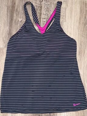 Woman's Nike Tank Top Size Small